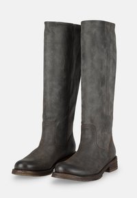 Hochschaftige, dunkelgraue Lederstiefel mit mattem Finish, flachem Absatz und abgerundeten Zehen. Verfügt über genähte Details entlang der Nähte.