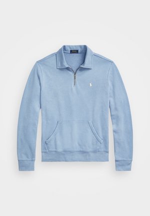 Pull-over bleu clair à manches longues avec fermeture éclair au quart, poche kangourou à l'avant et petit logo Polo Ralph Lauren blanc sur la poitrine gauche.