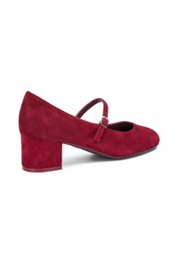 Chaussure Mary Jane en suede rouge avec un bout arrondi, dotée d'une bride à boucle et d'un talon bloc épais et texturé.