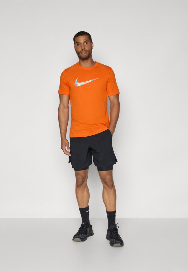 TEE LAVA  - Sports T-shirt - safety orange2