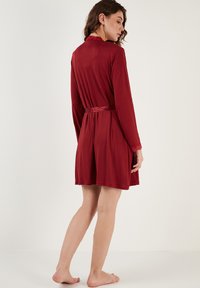 LELA REGULAR FIT SET - Kylpytakki - bordeaux