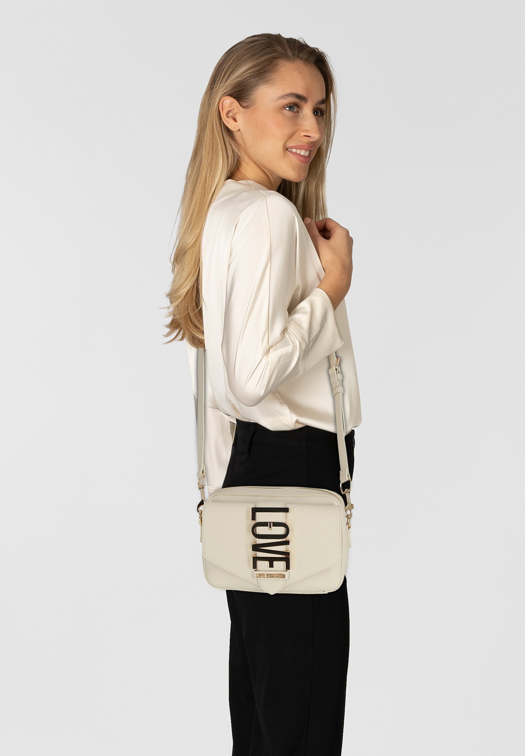 Love Moschino BUG UMHÄNGE Cross body bag ivory/beige Zalando