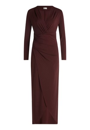 Langes burgunderrotes Kleid mit langen Ärmeln, einem V-Ausschnitt, Drapierungsdetails und subtilen Pünktchen. Gefertigt aus einem glatten, dehnbaren Stoff.