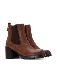 Stivaletti alla caviglia in finta pelle marroni con tacco spesso, pannelli laterali texturizzati e linguetta posteriore; suola in gomma con dettagli antiscivolo.