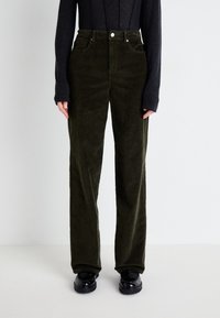 Vero Moda VMTESSA WIDE - Hlače - forest night