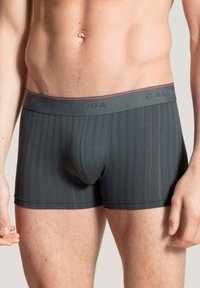 Unselected, track grey