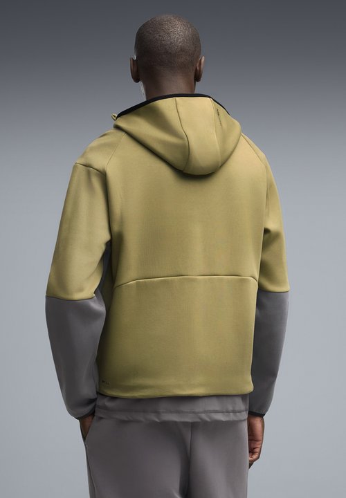 PUMA Sportjacke 'TECH' — photo 3
