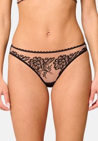 Simone Pérèle ROMANCE - Trosor - light tatoo