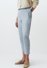 Niewybrane, indigo blue