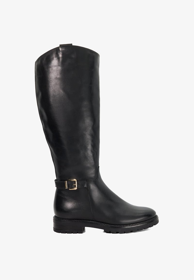 Zwarte leren laars tot de knie met een een gladde textuur, gouden gespaccent en robuole zool. Ontworpen voor duurzaamheid en stijl.