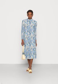 Monki Vestido de dia - blue dusty light bigretro