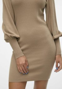 Vero Moda HOLLYKARISPUFF - Tubino - silver mink