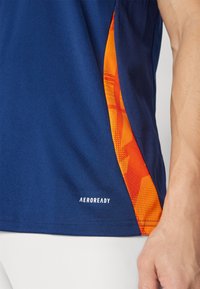 adidas Performance JUVENTUS TIRO24 COMPETITION  JERSEY - Roupa de discoteca - team navy blue