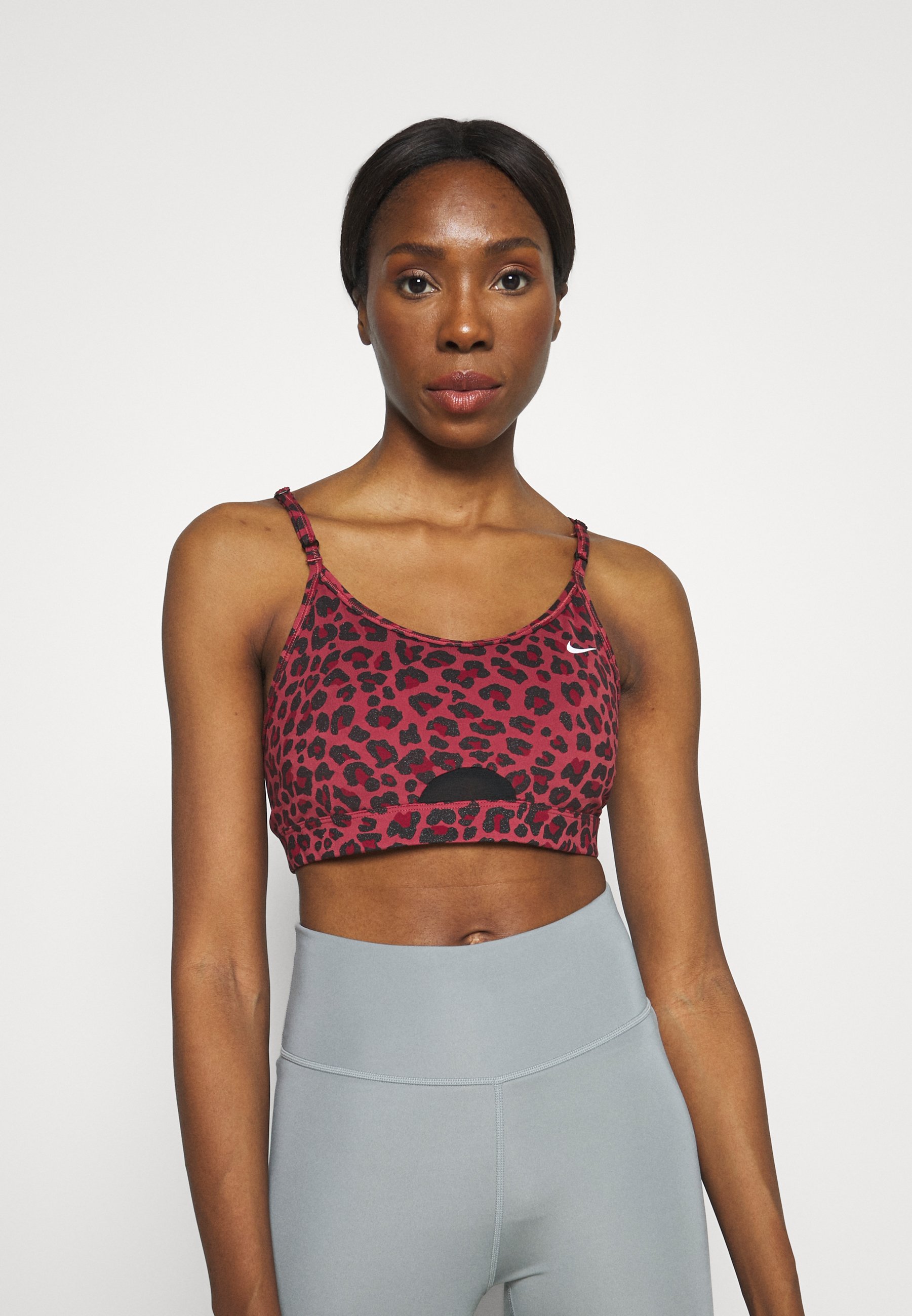 Nike Performance INDY BRA - Light support sports bra -  cedar/black/white/red - Zalando.de
