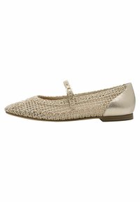 Kengät matalalla korolla, joissa on terävä kärki, teksturoitu beige päällinen ja metallinen takaosa. Varustettu kapealla hihnalla, jossa on pyöreä solki turvallista istuvuutta varten.
