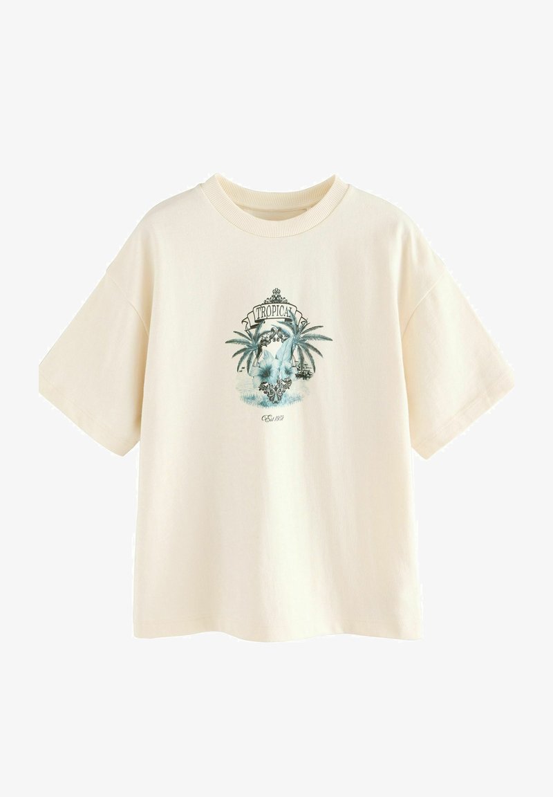 Ljusgrön kortärmad T-shirt med en grafisk design av palmer och en blå tropisk scen, med en ribbad rund halsringning.