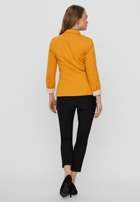 Vero Moda Blazer - sunflower
