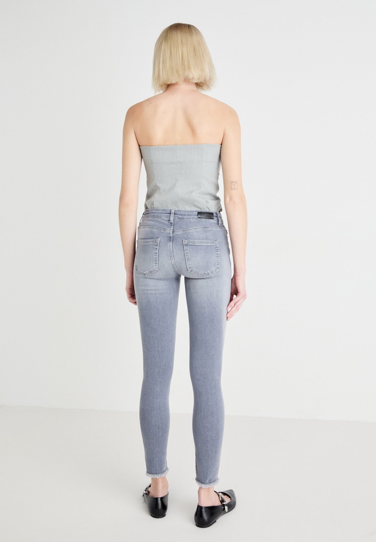 Skinny fit ONLBLUSH Mid waist Ankle length
