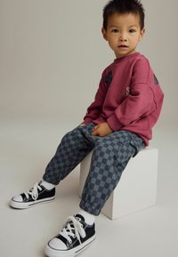 Next BACKPRINT AND JOGGERS SET - Kapsáče - burgundy red