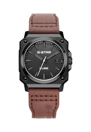Vierkante zwarte horloge met zwarte wijzerplaat, witte uur- en secondewijzers, datumweergave en bruine leren band met stiksel en geperst logo.