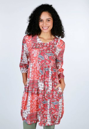 Deerberg RUNA - Freizeitkleid - cardinal