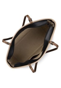 Borsa a tracolla con esterno beige chiaro e interno nero scuro. Presenta manici in pelle marrone e tasche interne, con una texture liscia.