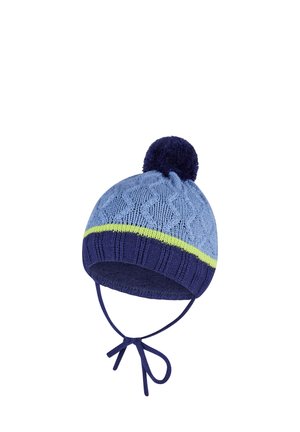 Gestrickte blaue Babymütze mit dunkelblauem Bommel, gelbem Streifen und Kinnbändern für sicheren Halt.