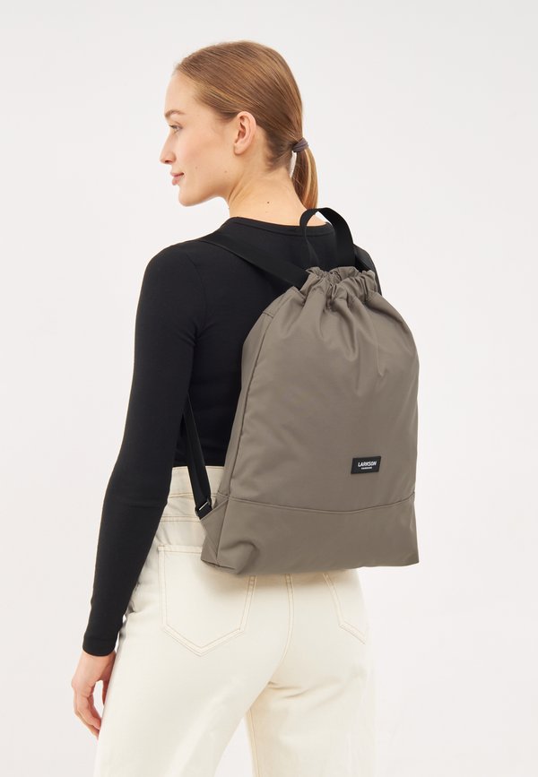 NO 7  - Tagesrucksack - gravel