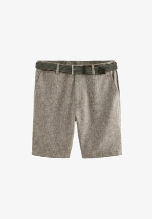 Pantaloni corti grigi in lino con una cintura intrecciata bianca e nera. Presentano due tasche laterali e una texture liscia. Taglio classico e su misura.