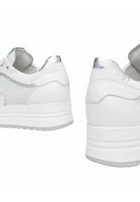 NeroGiardini PLATFORM - Sneakers basse - bianco