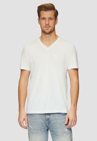 s.Oliver MIT LOGO UND V-AUSSCHNITT - T-Shirt basic - weiß