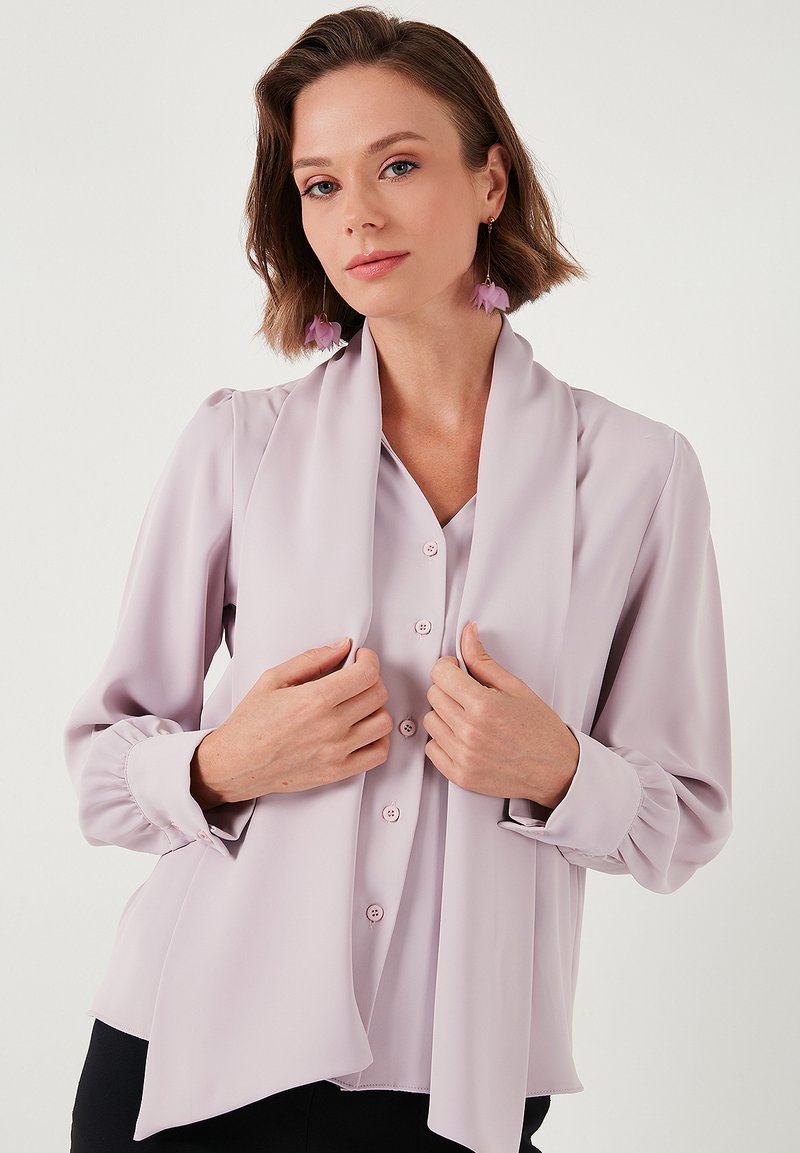 LELA REGULAR FIT - Button-down blouse - powder pink