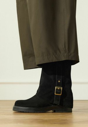 Manfield, Bottes à plateau - schwarz