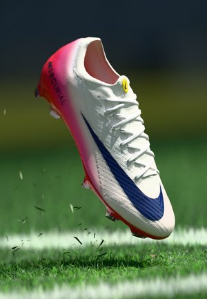 ZM VAPOR 16 ELITE FG LV8 - Scarpe da calcetto con tacchetti - university red/dark obsidian
