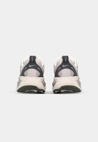 Nike Performance VOMERO 18 RUN - Road running shoes - summit white/black/college grey/vast grey/sequoia/sail