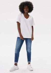 blue shadow MANGO - T-shirt basic - white