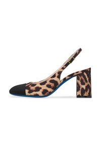Décolleté con stampa leopardata, tacco a blocco quadrato con punta nera testurizzata, suola blu e cinturino alla caviglia regolabile.