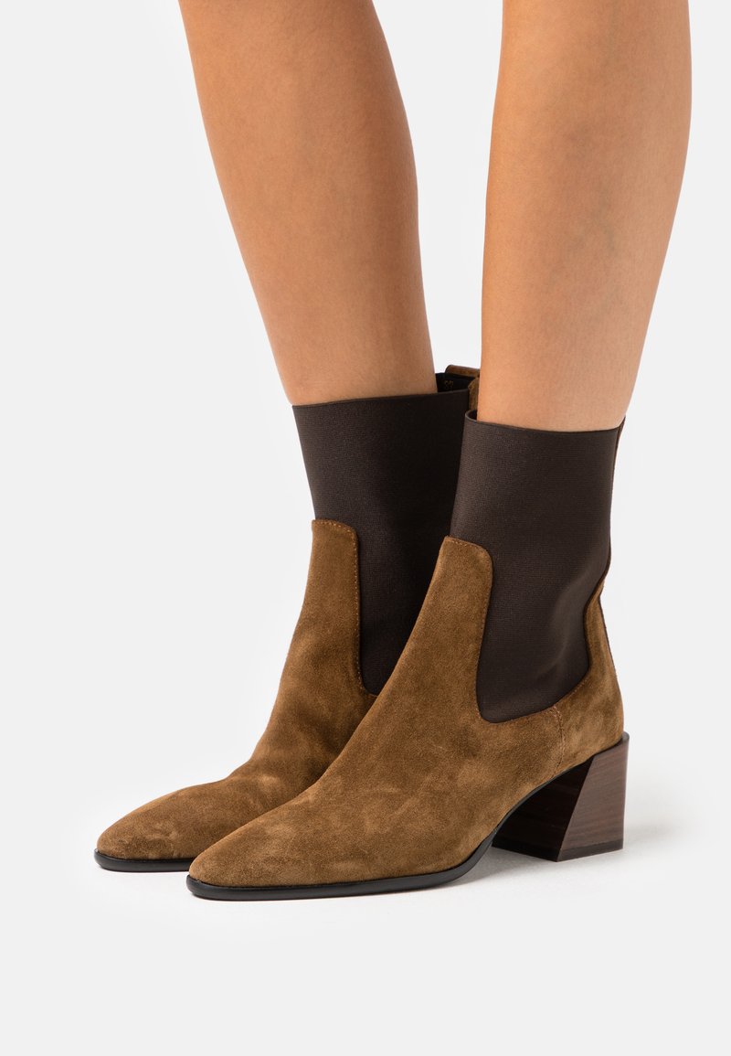 Furla BLOCK CHELSEA BOOT Klasszikus bokacsizmák cognac/konyak