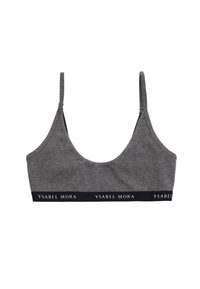 Bralette de tela gris con un escote redondeado, tirantes finos y una banda negra con texto blanco que dice "YSABEL MORA". Textura suave.