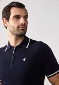 Thumbnail Image 5