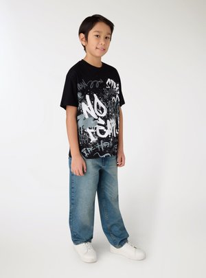 Terranova, CON GRAFFITI - T-shirt con stampa - nero