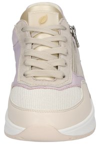 Beżowe sneakersy z siateczkowych i skórzanych materiałów, z teksturowanymi akcentami, zaokrąglonym noskiem, płaskimi sznurowadłami oraz zamkiem błyskawicznym po boku.