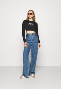 Alpha Industries CROPPED - Top s dlhým rukávom - black