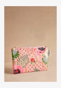 Selectat, pink leopard poppies