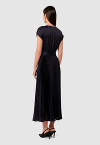 Forever New CATHERINE PLEATED MIDI - Cocktailkjole - navy