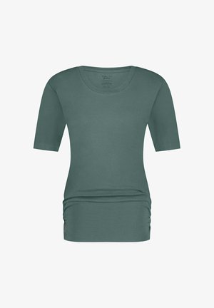 Vihreä lyhythihainen paita pyöreällä kaula-aukolla, valmistettu pehmeästä puuvillakankaasta. Ominaisuuksina kerätty yksityiskohta vyötäröllä ja logoaksentti.