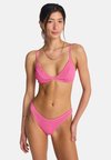 SUMMER HIGH CHARLIE TRI - Reggiseno a triangolo - guava