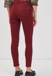 Cache Cache 5-POCKET - Jeans Skinny Fit - bordeaux