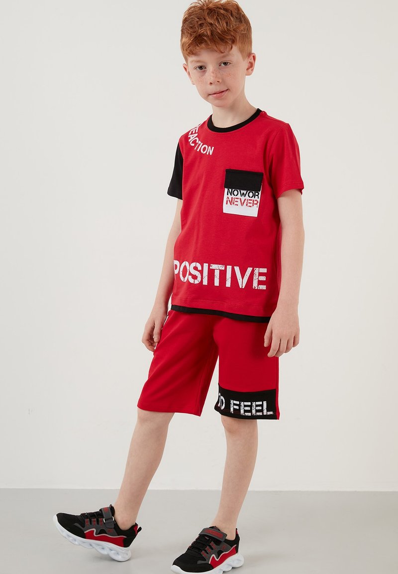 Kinder Jumpsuits & Playsuits | LELA Trainingsanzug red/black/rot - WH46044 Kinder Jumpsuits & Playsuits | LELA Trainingsanzug red/black/rot - WH46044