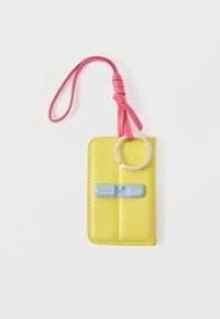 Избран, mudec yellow